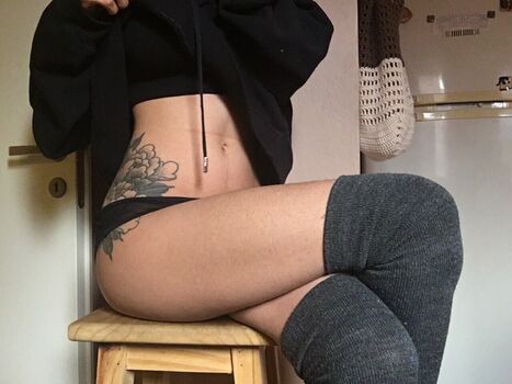 Full leaked Sinammonroll private photo