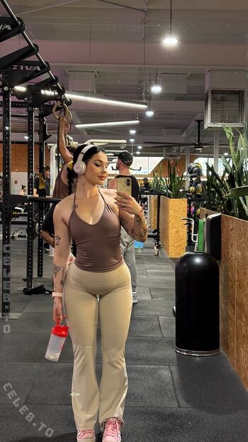 Full leaked Sinarwtz page private photo