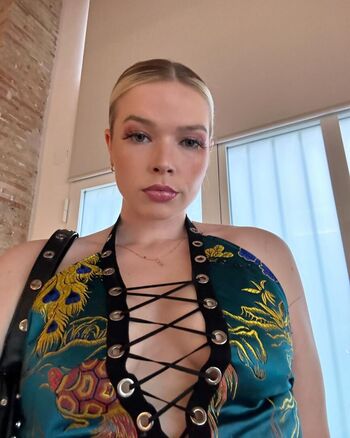 Full leaked Sinawynne private photo