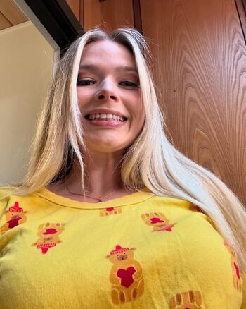Full leaked Sinawynne private photo