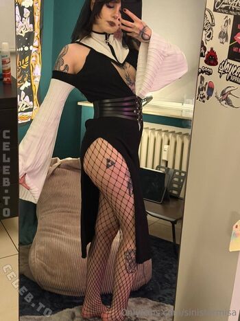 Full leaked Sinistermisa private photo