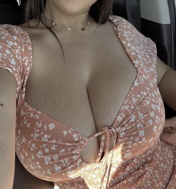 Full leaked Sipsofmilk private photo