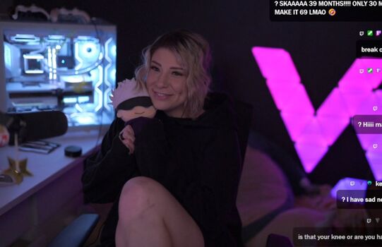 Full leaked Skavstheworld private photo