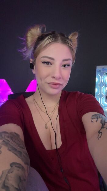 Full leaked Skavstheworld private photo
