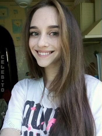 Full leaked Sladkislivki private photo