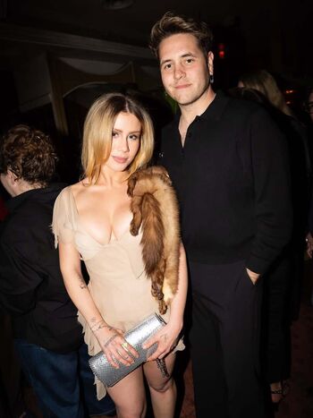 Full leaked Slayyyter private photo