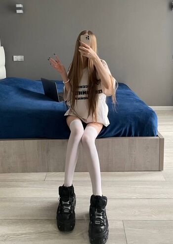 Full leaked Sleepyyrinn private photo
