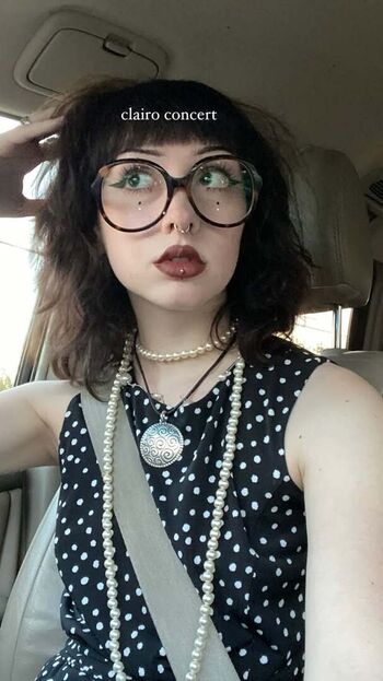 Full leaked Smallwoundedfawn private photo