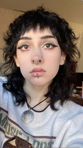 Full leaked Smallwoundedfawn private photo