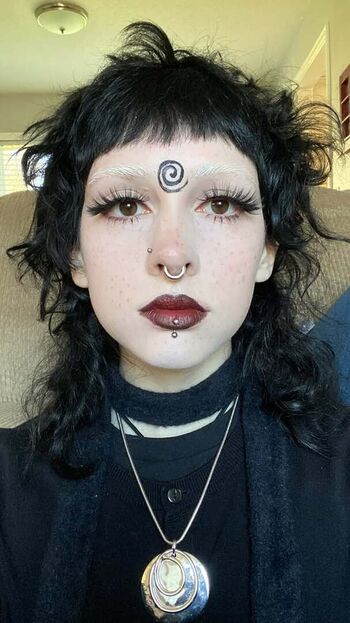 Full leaked Smallwoundedfawn private photo