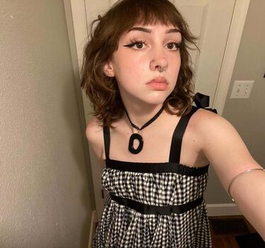 Full leaked Smallwoundedfawn private photo