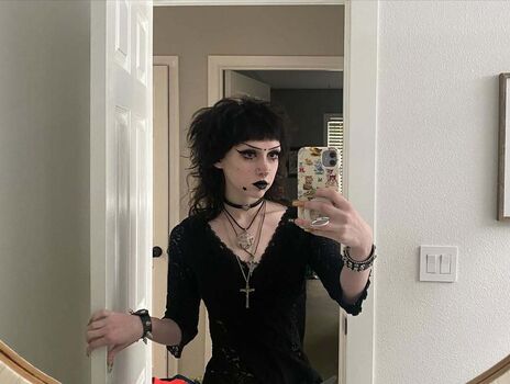 Full leaked Smallwoundedfawn private photo