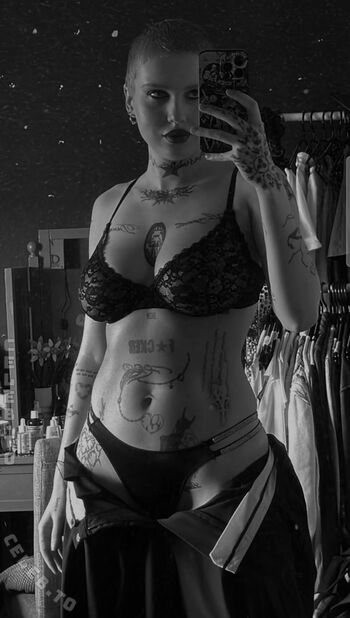 Full leaked Smokeish private photo