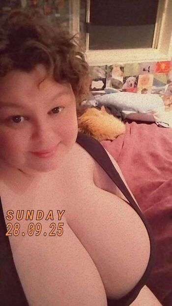 Full leaked Snaphappyadventurer private photo