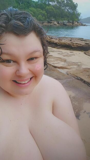 Full leaked Snaphappyadventurer private photo