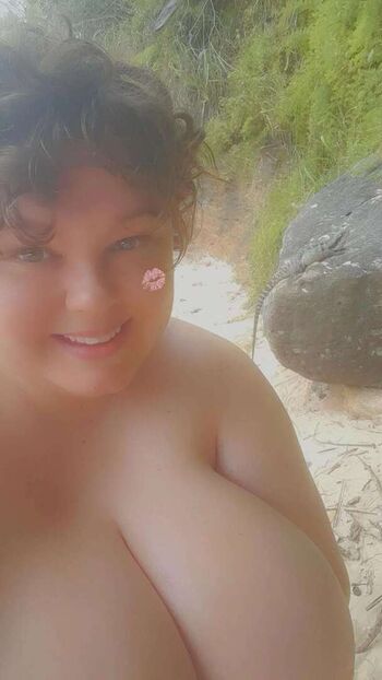 Full leaked Snaphappyadventurer private photo