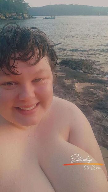 Full leaked Snaphappyadventurer private photo