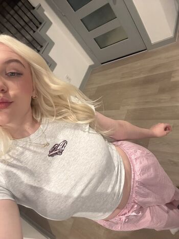 Full leaked Snowbunnybby page private photo