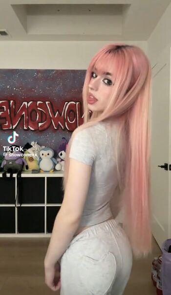 Full leaked Snowwcone private photo