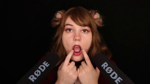 Full leaked Softlygaloshes private photo