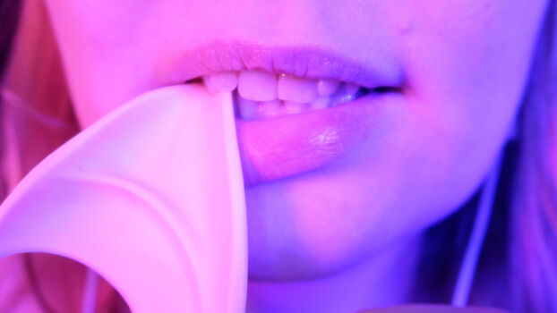 Full leaked Softlygaloshes private photo