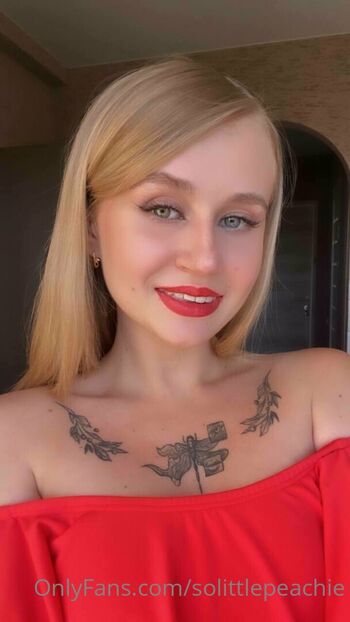 Full leaked Solittlepeachie page private photo