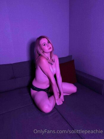 Full leaked Solittlepeachie private photo