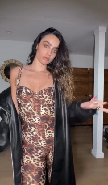 Full leaked Sommer ray private photo