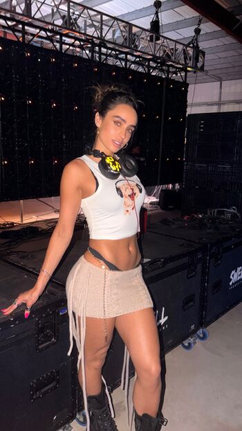 Full leaked Sommer ray private photo