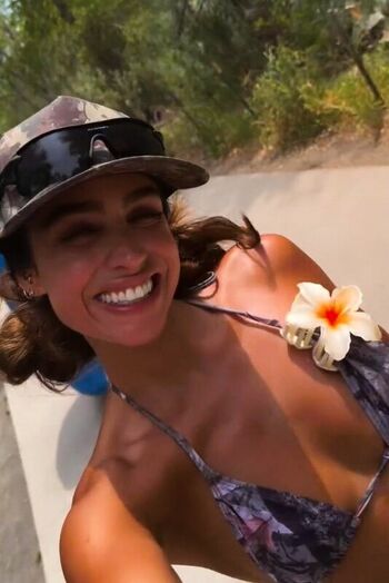 Full leaked Sommer ray page private photo