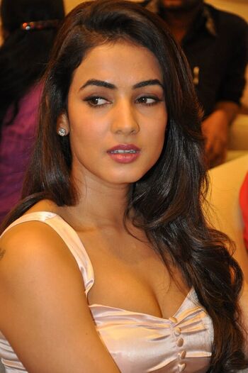 Full leaked Sonal chauhan private photo