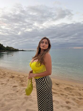 Full leaked Sonali malhotraa private photo
