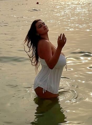 Full leaked Sonali malhotraa private photo
