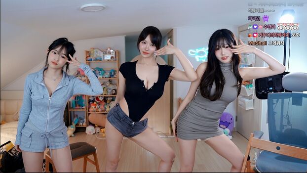 Full leaked Sooflower page private photo