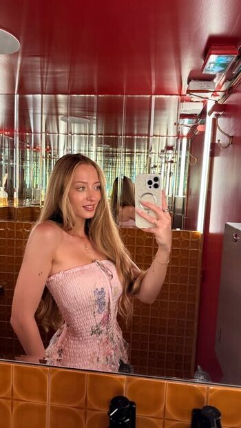 Full leaked Sophia diamond page private photo