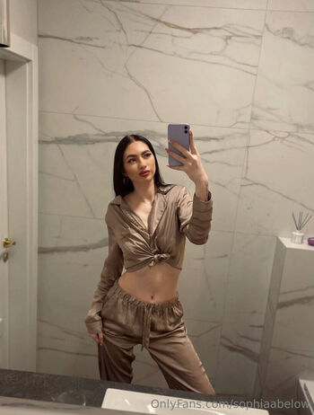 Full leaked Sophiaabelow private photo