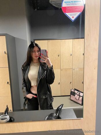 Full leaked Sophiaabelow private photo