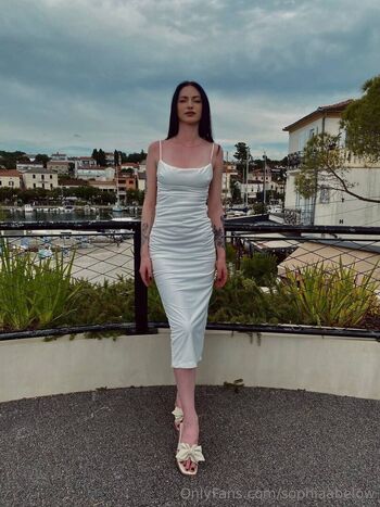 Full leaked Sophiaabelow private photo