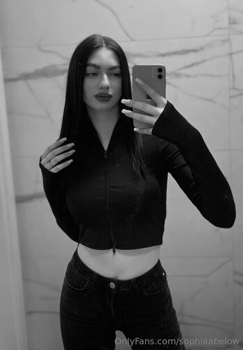 Full leaked Sophiaabelow private photo
