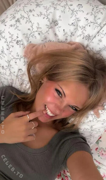 Full leaked Sophiawestend private photo