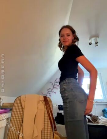 Full leaked Sophiawestend private photo