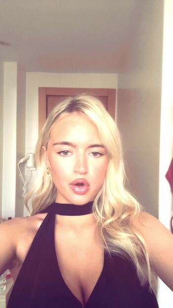 Full leaked Sophie sutherland private photo