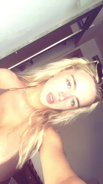 Full leaked Sophie sutherland private photo