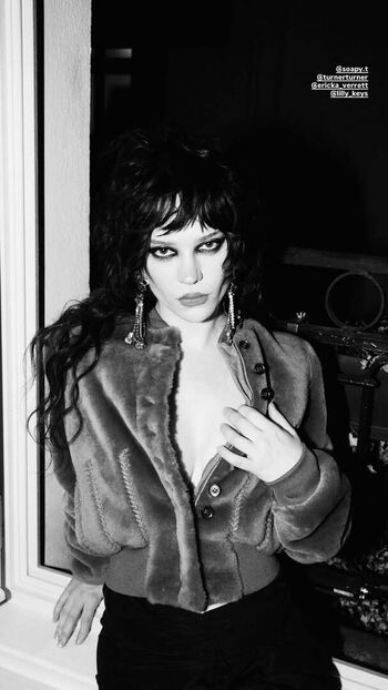 Full leaked Sophie thatcher page private photo