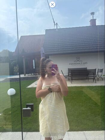 Full leaked Sophie private photo