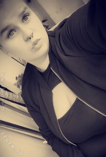 Full leaked Sophieschmande private photo