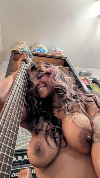 Full leaked Spacey metalhead private photo