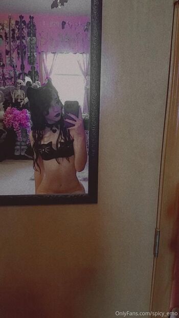 Full leaked Spicy emo private photo