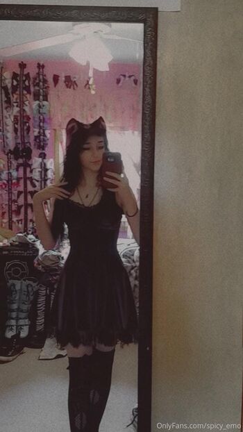Full leaked Spicy emo private photo