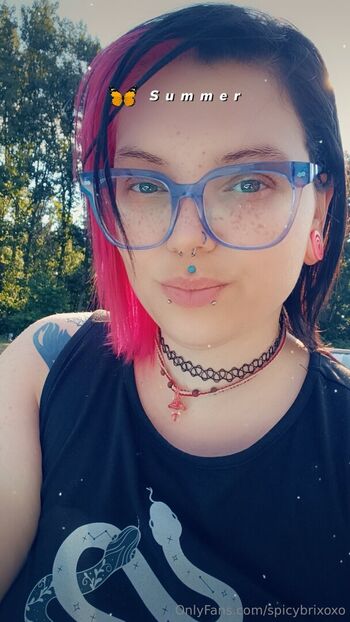 Full leaked Spicybrixoxo private photo